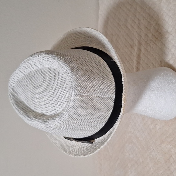 Childrens Stylish White Fedora Hat with Black Band - Picture 3 of 3